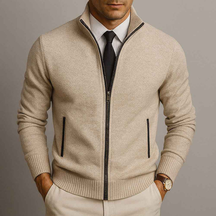 Elegancki sweter męski z zamkiem i wysoką stójką na co dzień