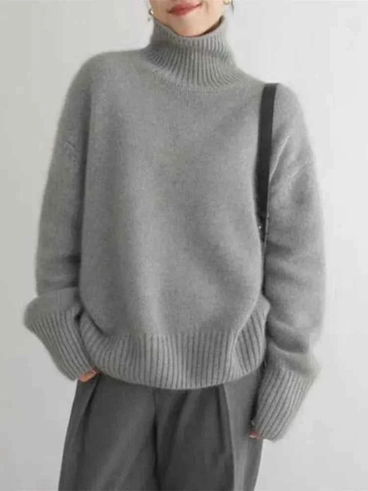 Efektowny Sweter Damski z Golfem i Luźną Formą