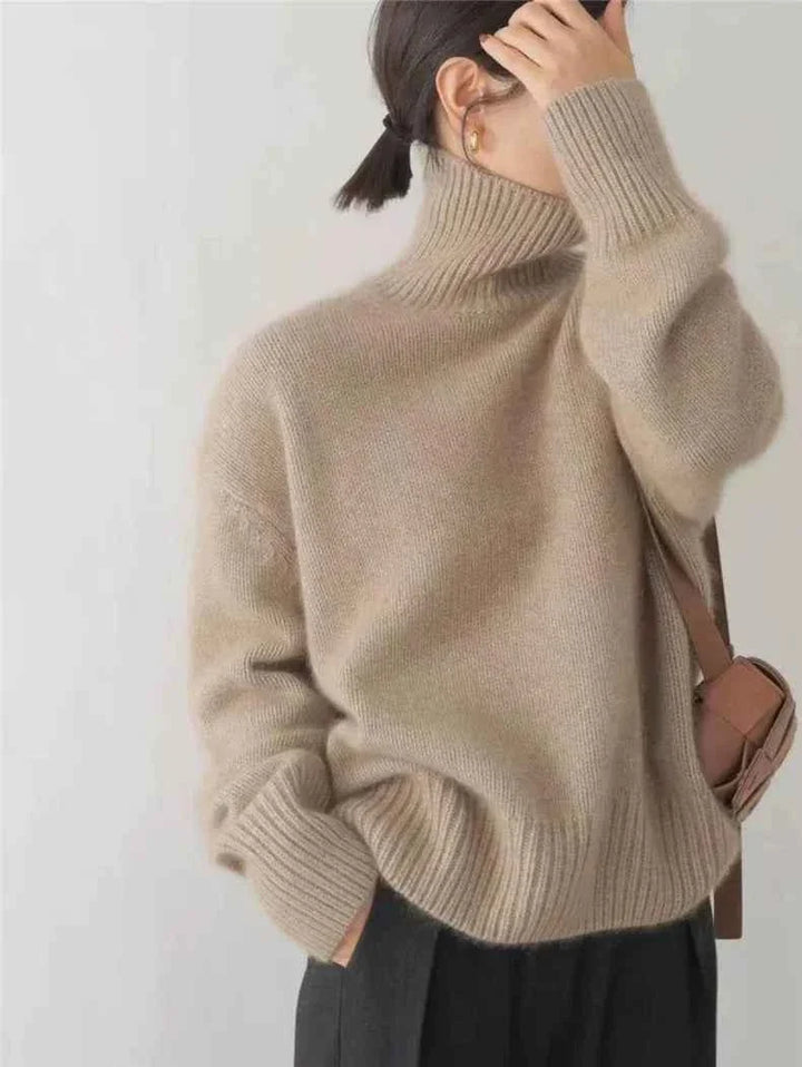 Efektowny Sweter Damski z Golfem i Luźną Formą