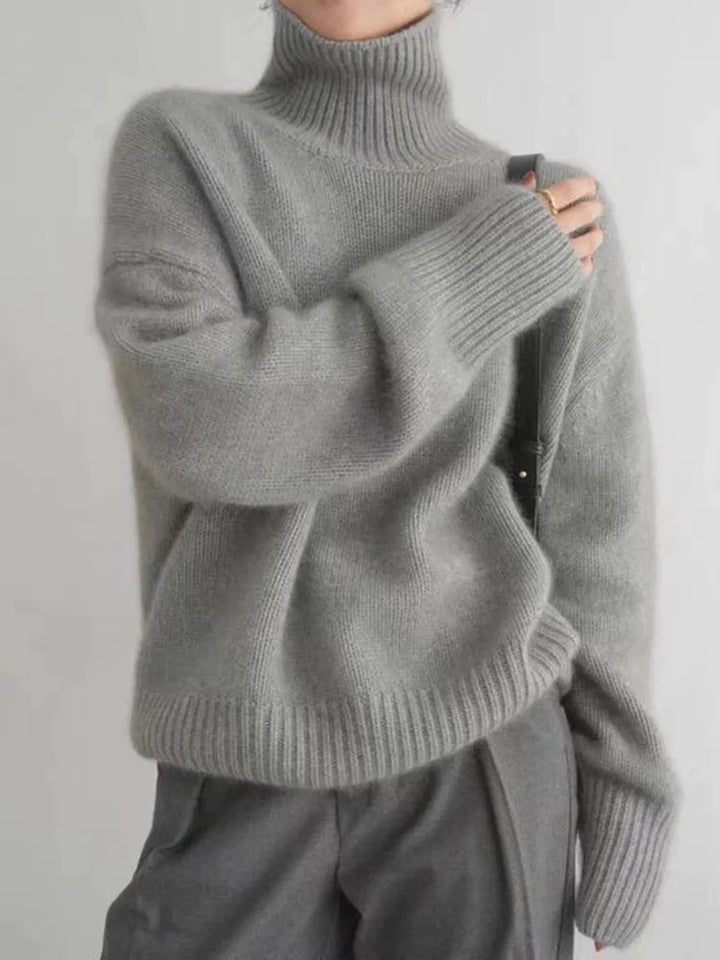 Efektowny Sweter Damski z Golfem i Luźną Formą