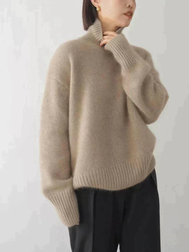 Efektowny Sweter Damski z Golfem i Luźną Formą