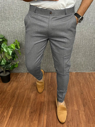 Stylowe spodnie męskie zwężane o eleganckim kroju slim fit