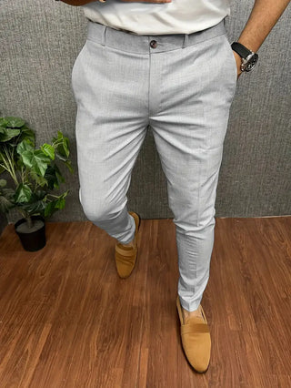 Stylowe spodnie męskie zwężane o eleganckim kroju slim fit