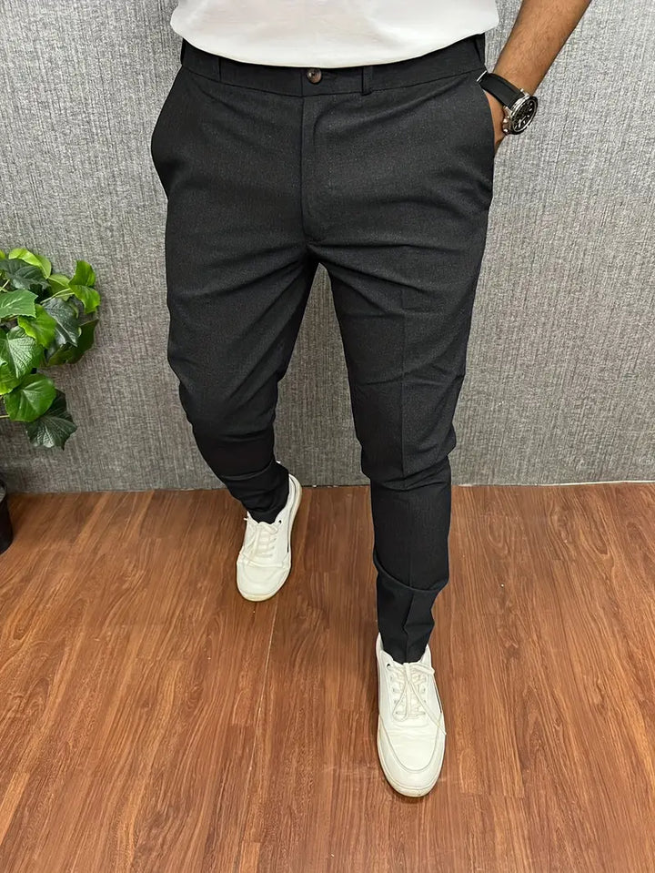 Stylowe spodnie męskie zwężane o eleganckim kroju slim fit